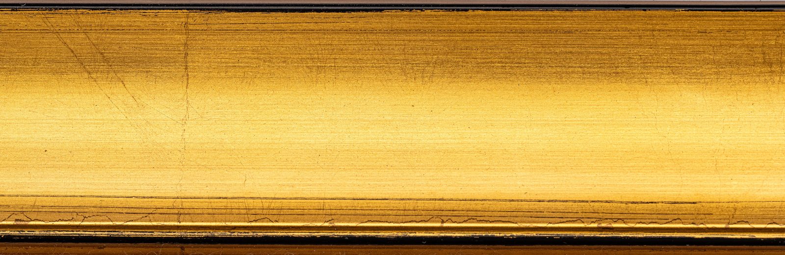 Venetian Gold — polished gold-leaf moulding